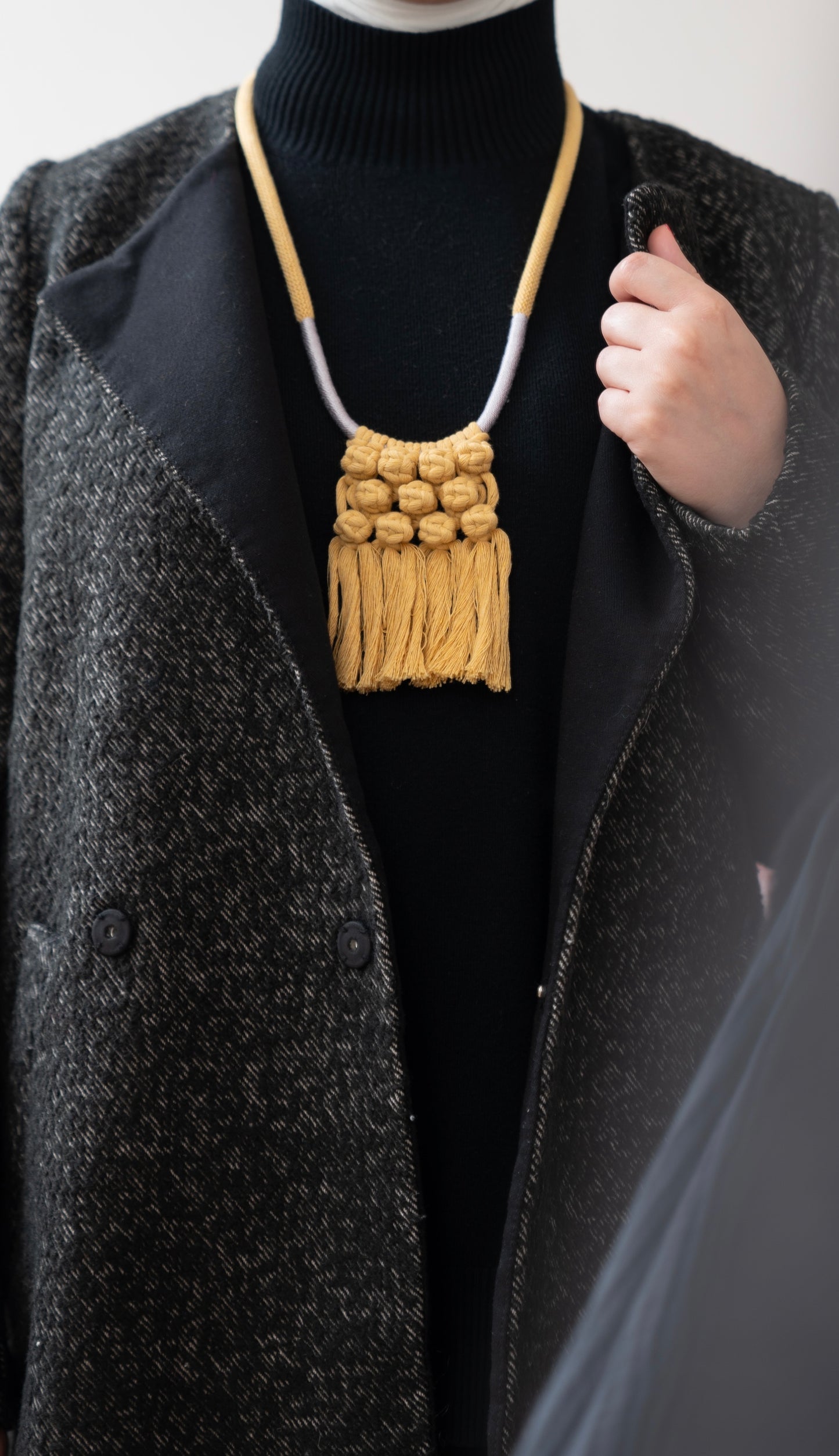 Mustard macrame